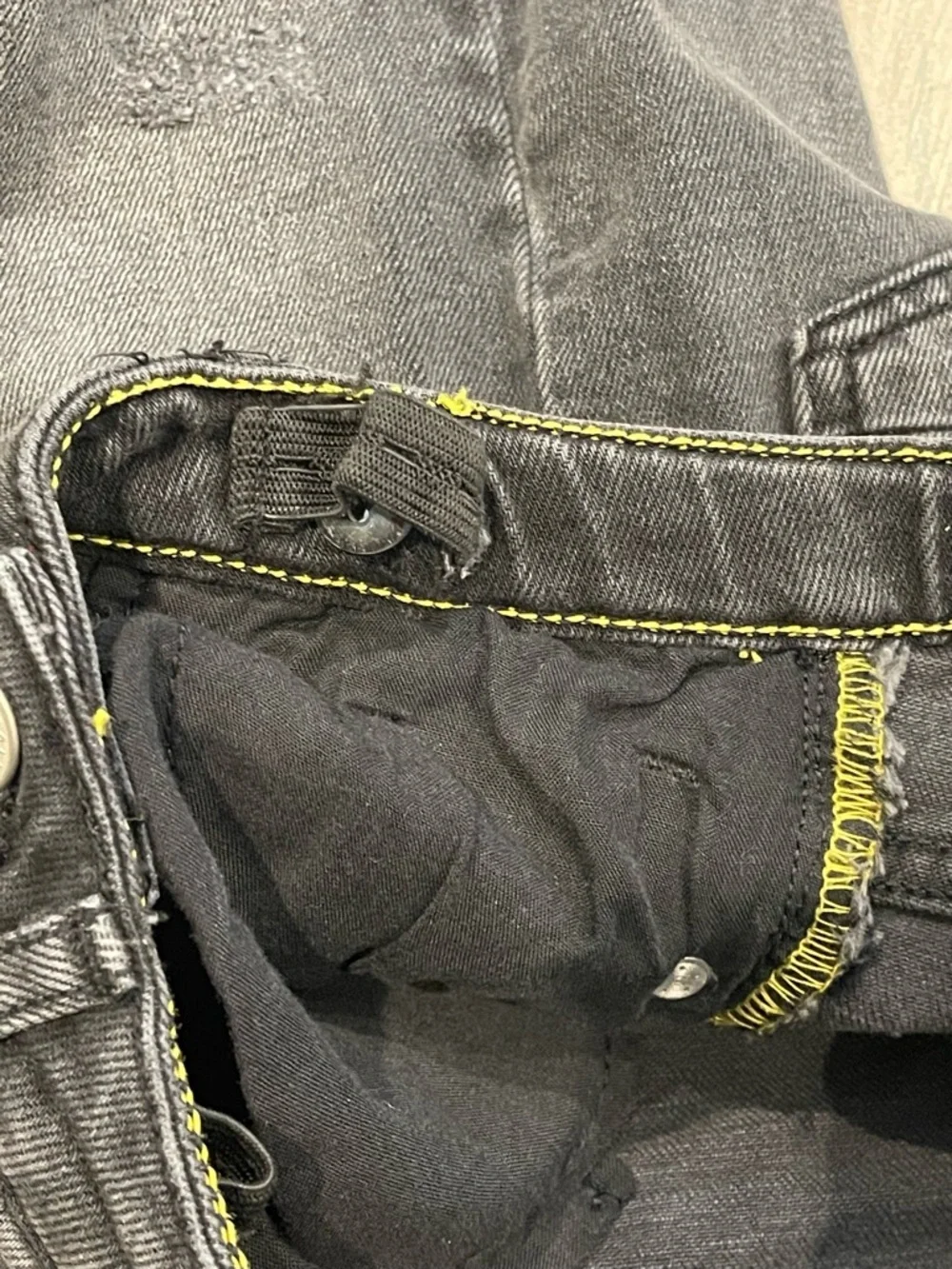 ZARA Boys Black Denim Shorts Distressed Stretch Slim Fit Size 7 (122 cm)